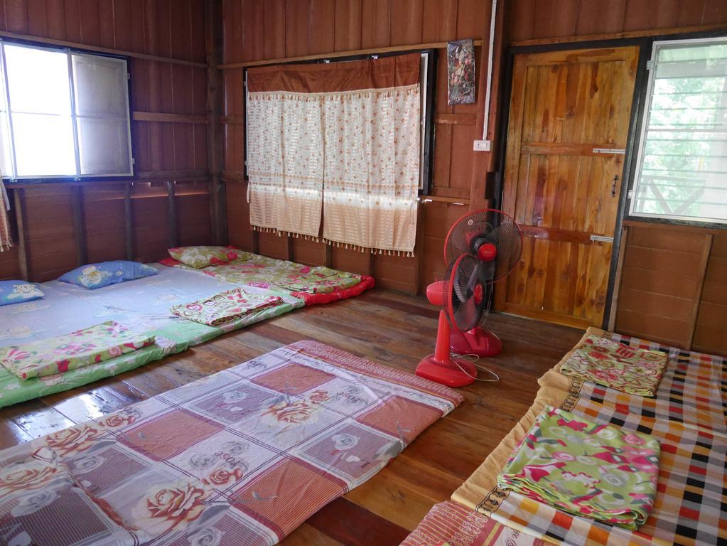 Loei Airport Homestay Екстер'єр фото